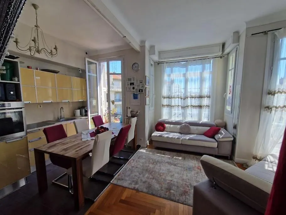 Apartment Nice : Beau Trois Pieces Lumineuse Avec Vue Degagee. France